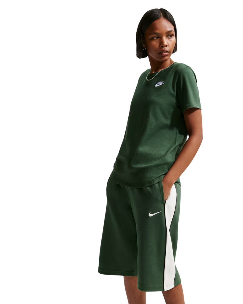 Nike Sportswear Club Essentials T-Shirt schwarz Damen