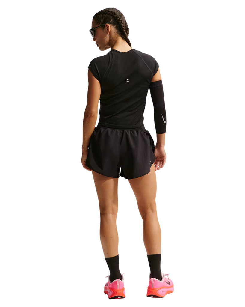 W NK TEMPO SWOOSH RUN DF SS