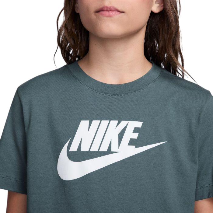 Nike Sportswear T-Shirt grün Kinder