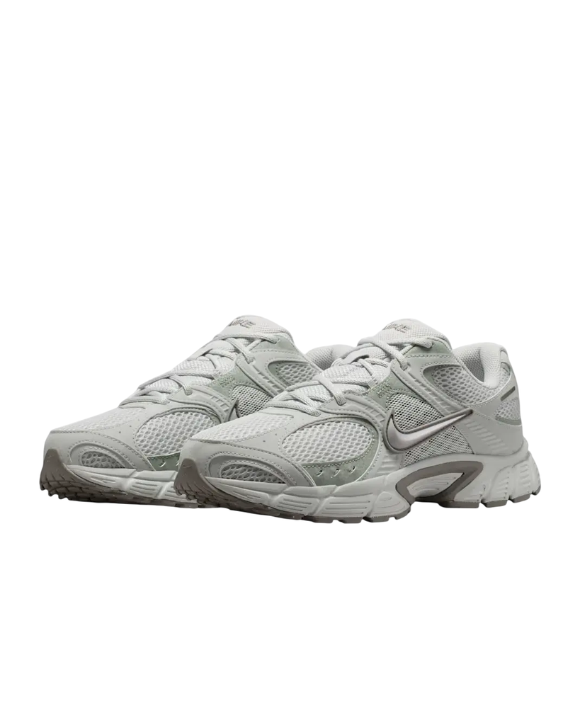 Nike V5 RNR Sneaker weiß